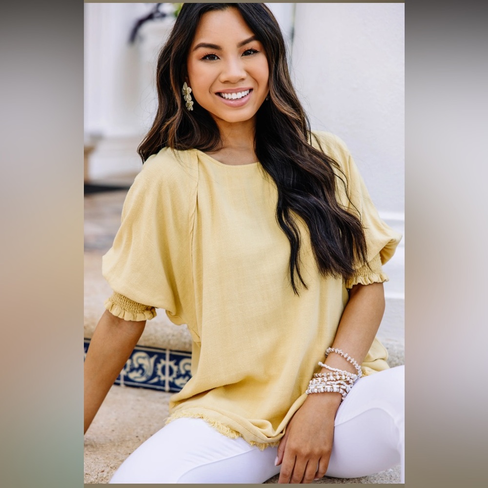 Yellow linen top, new, never worn. Great for summer!
